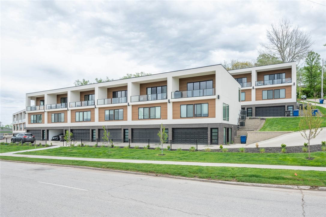 550 Indianola Road 10