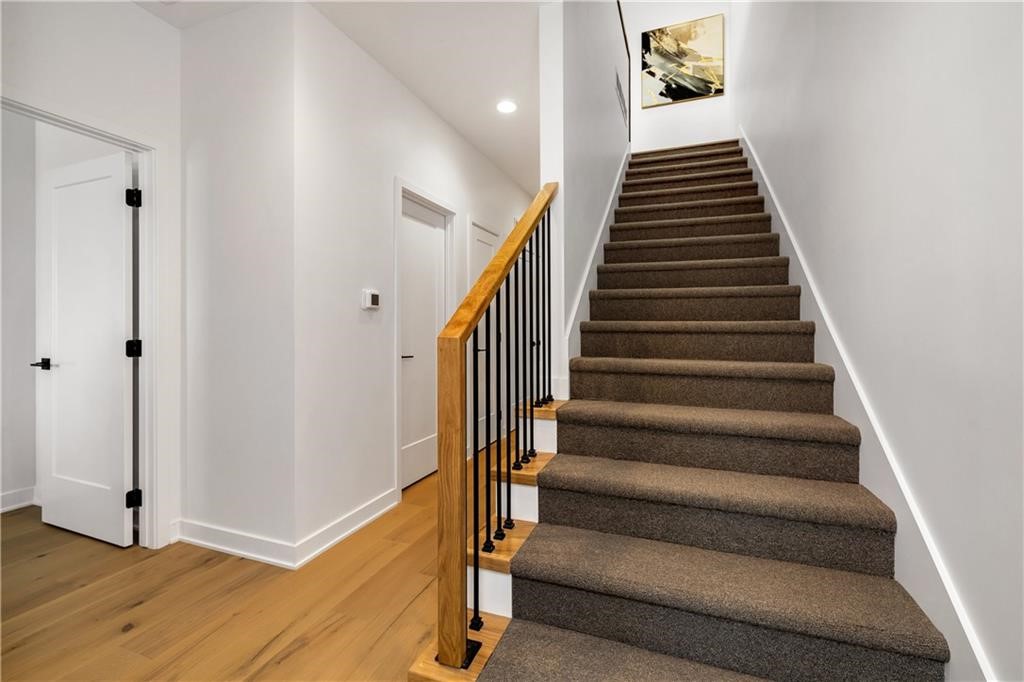 550 Indianola Road 10