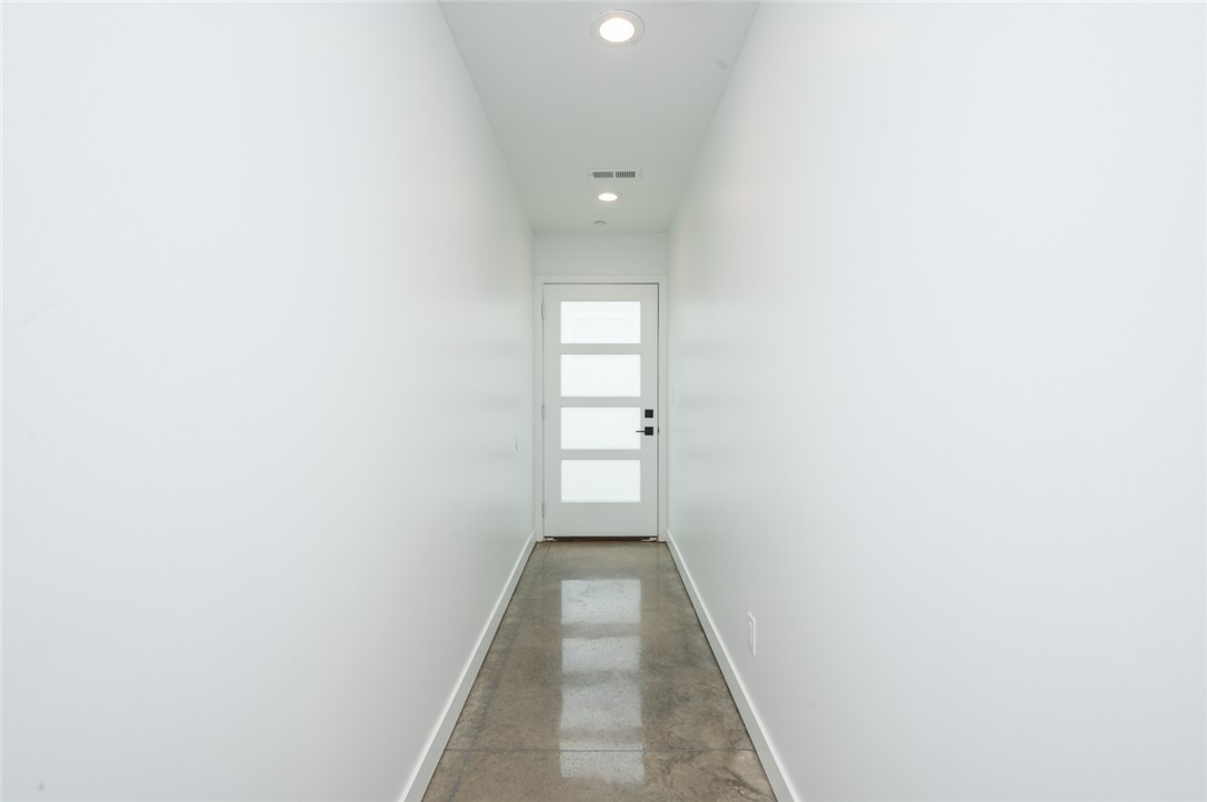550 Indianola Road 10