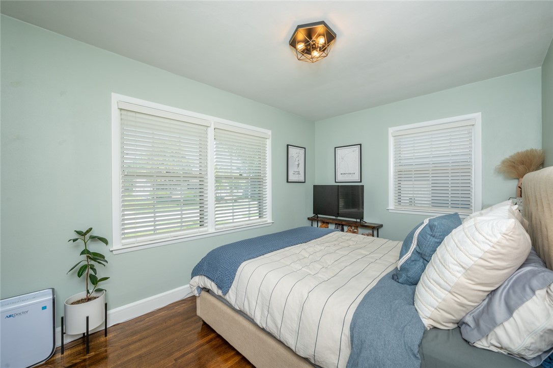 209 SE Park View Drive