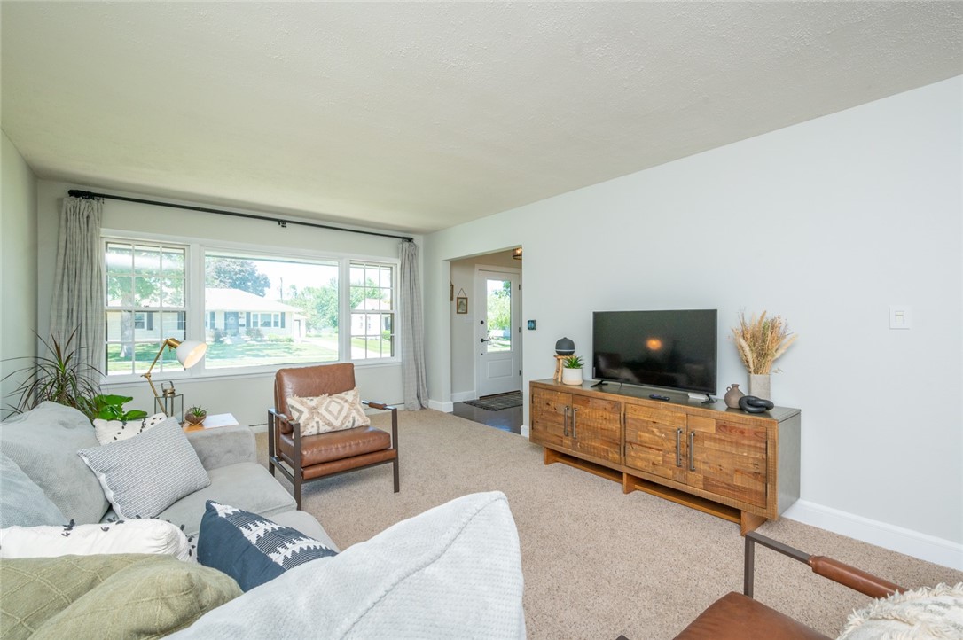 209 SE Park View Drive