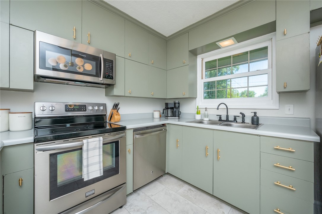209 SE Park View Drive