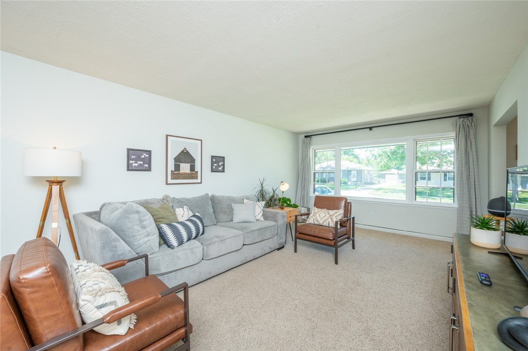 209 SE Park View Drive