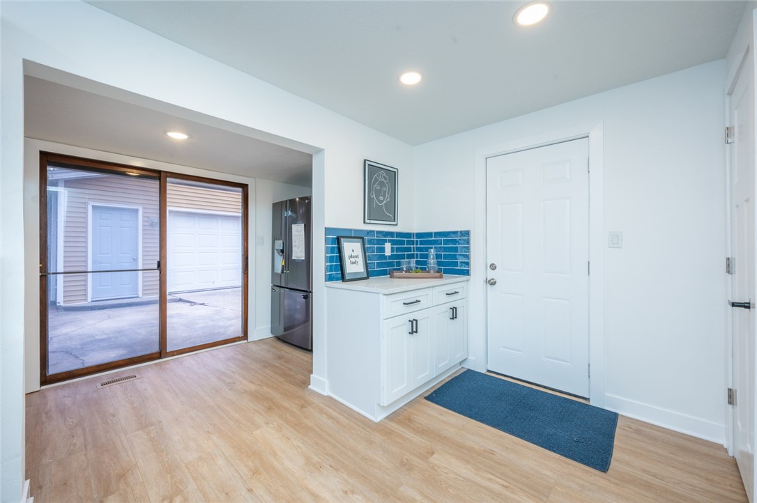2427 E 37th Court