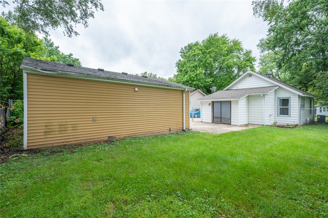 2427 E 37th Court