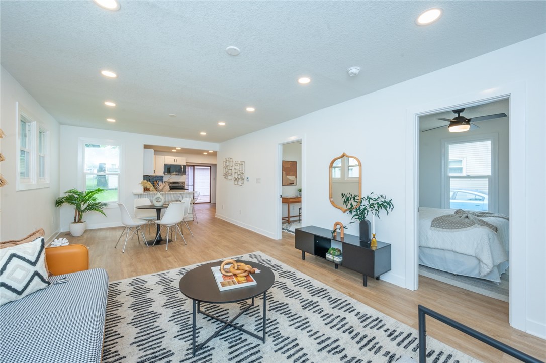 2427 E 37th Court