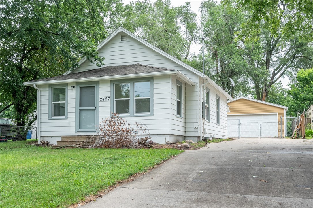 2427 E 37th Court