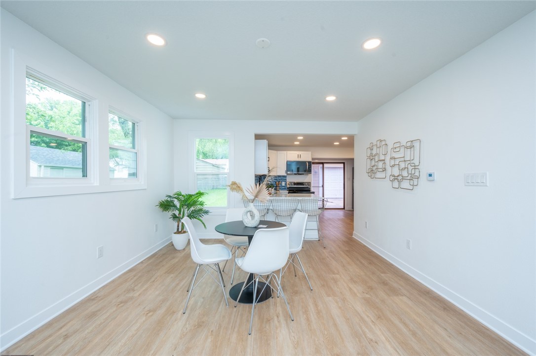 2427 E 37th Court