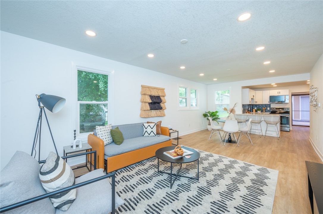 2427 E 37th Court