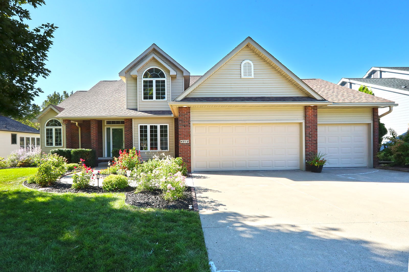 4915 Copper Creek Drive