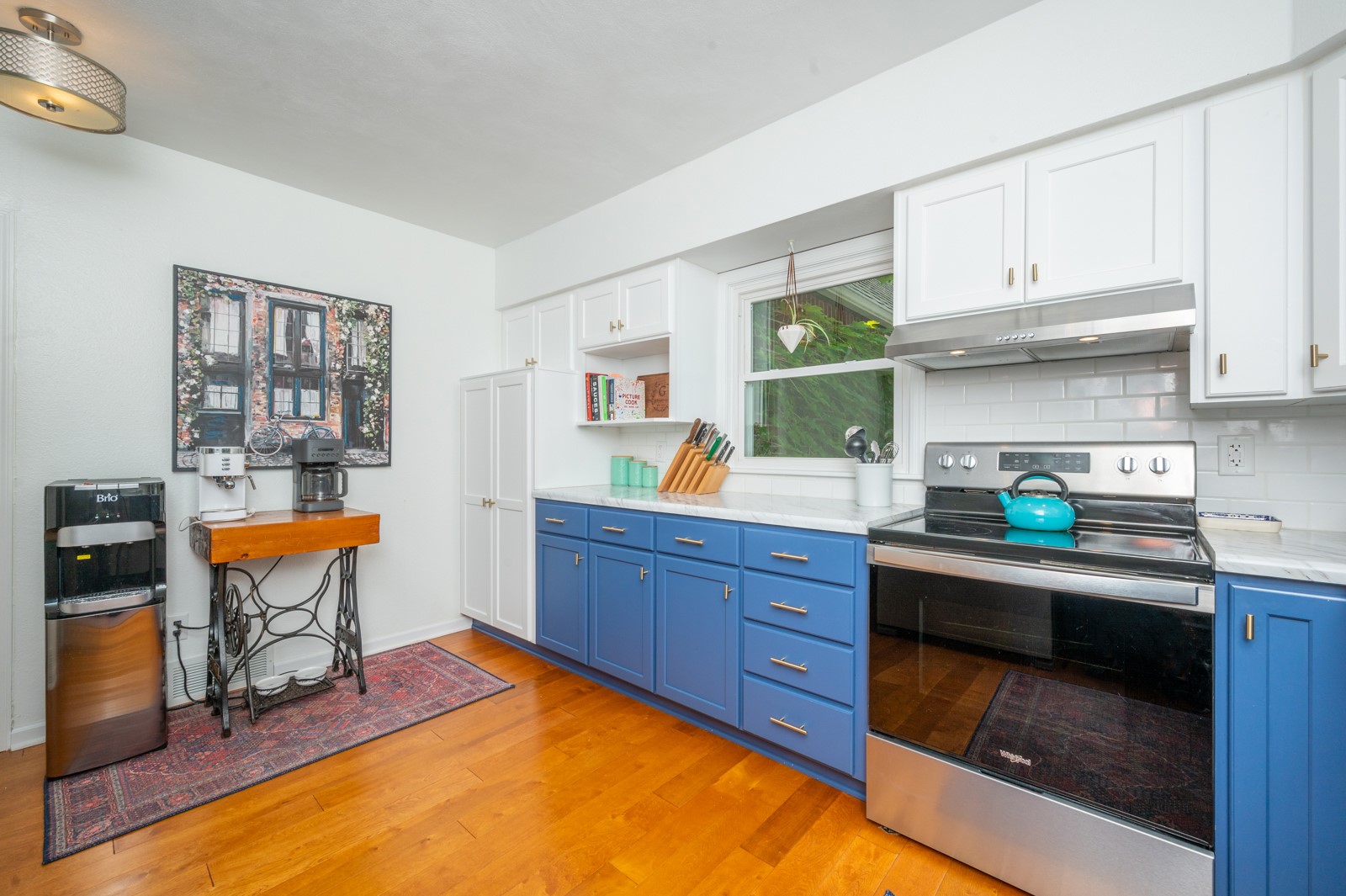 1239 Creston Avenue