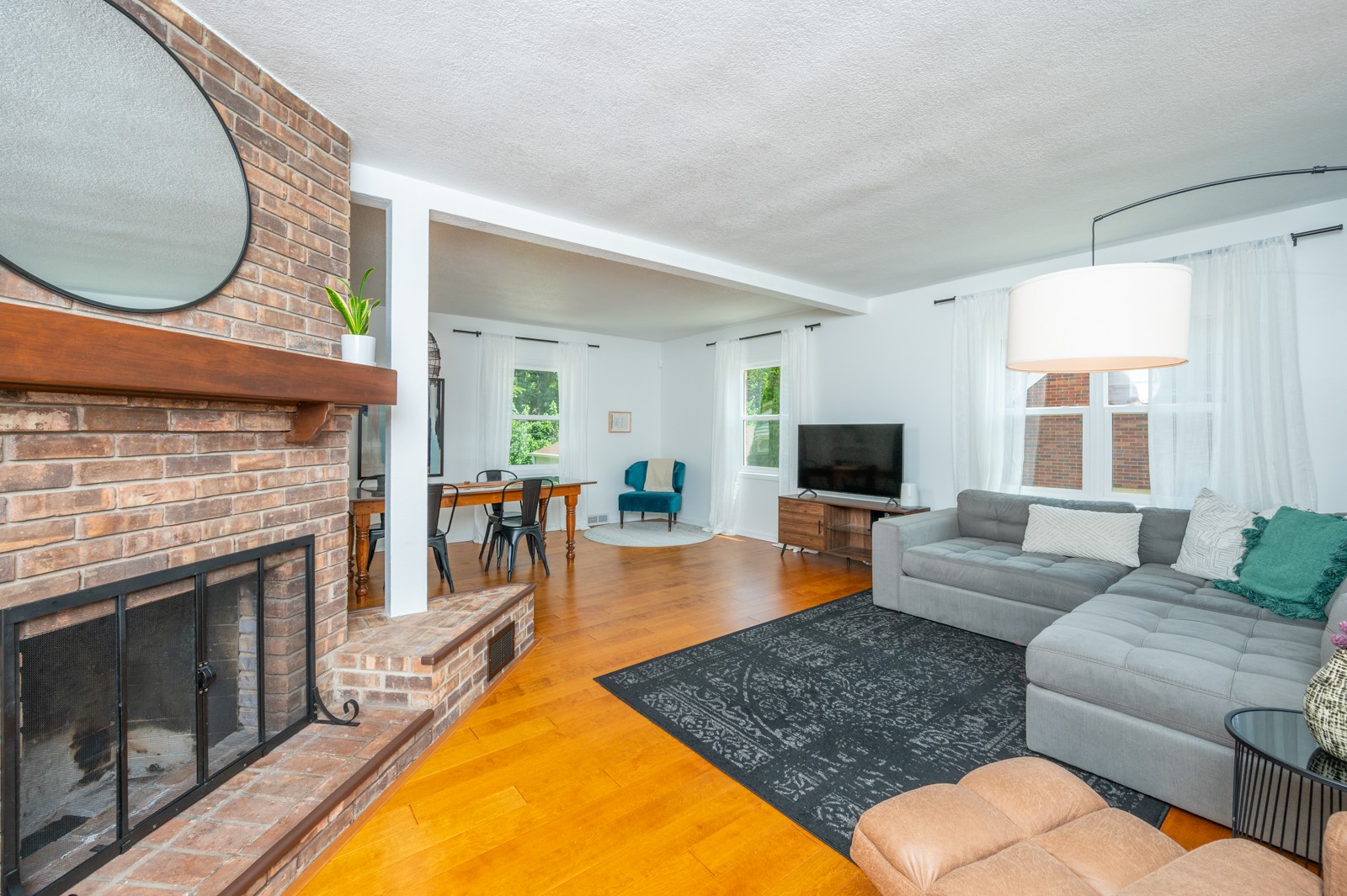 1239 Creston Avenue