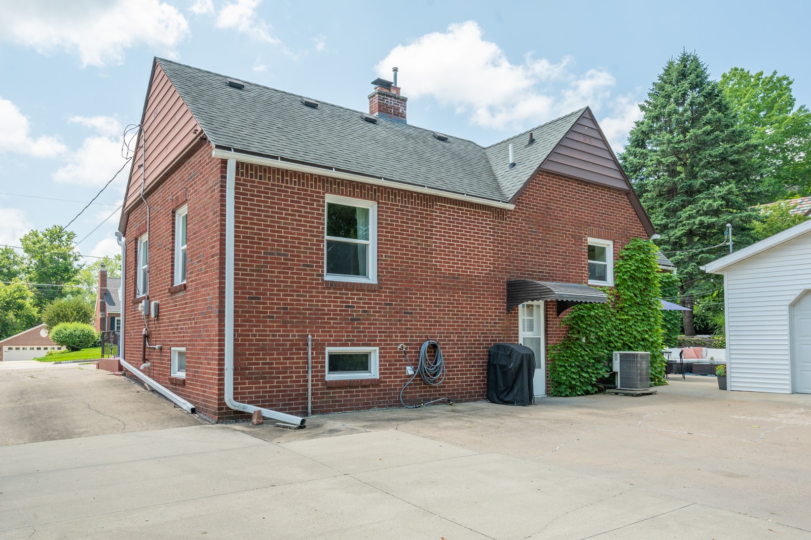 1239 Creston Avenue