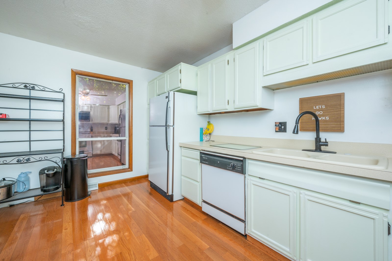 4625 Lockner Drive 8