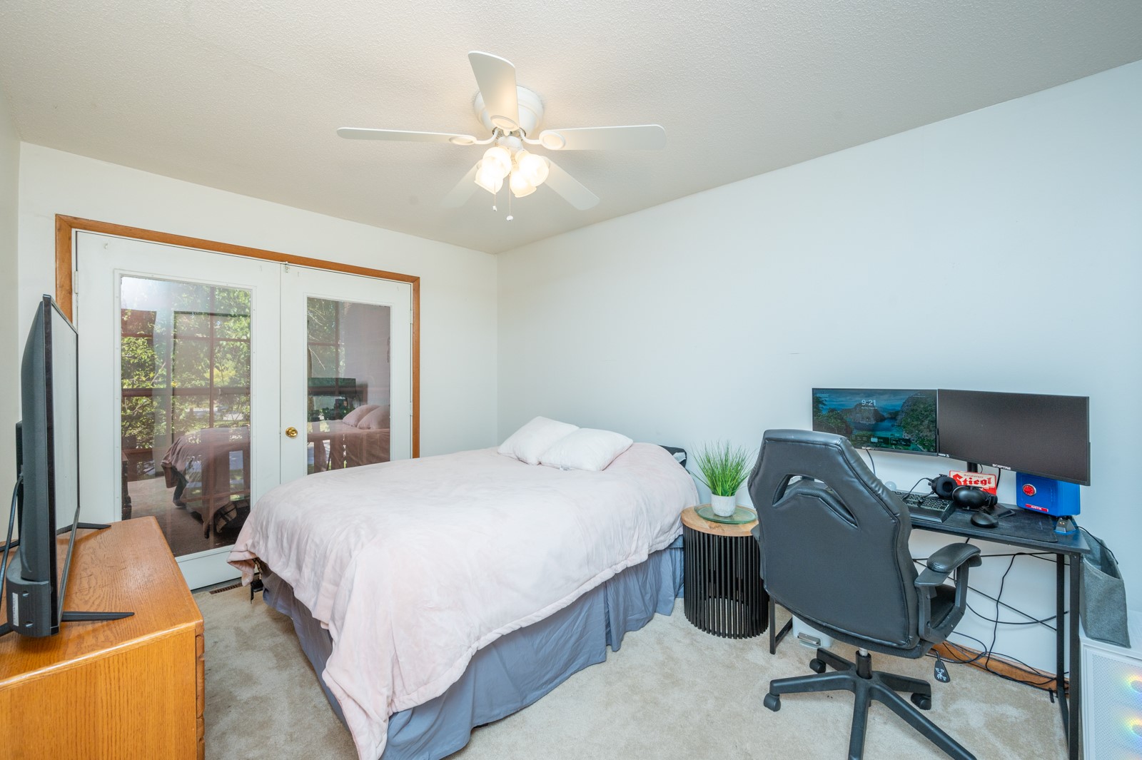 4625 Lockner Drive 8