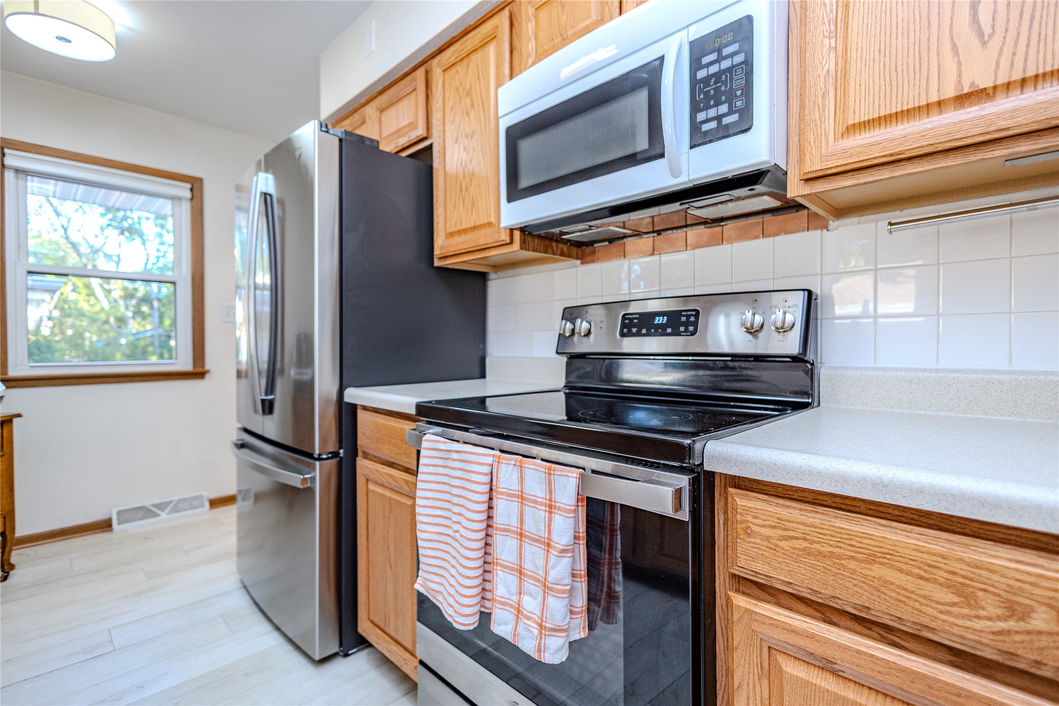 3001 Don Lee Court