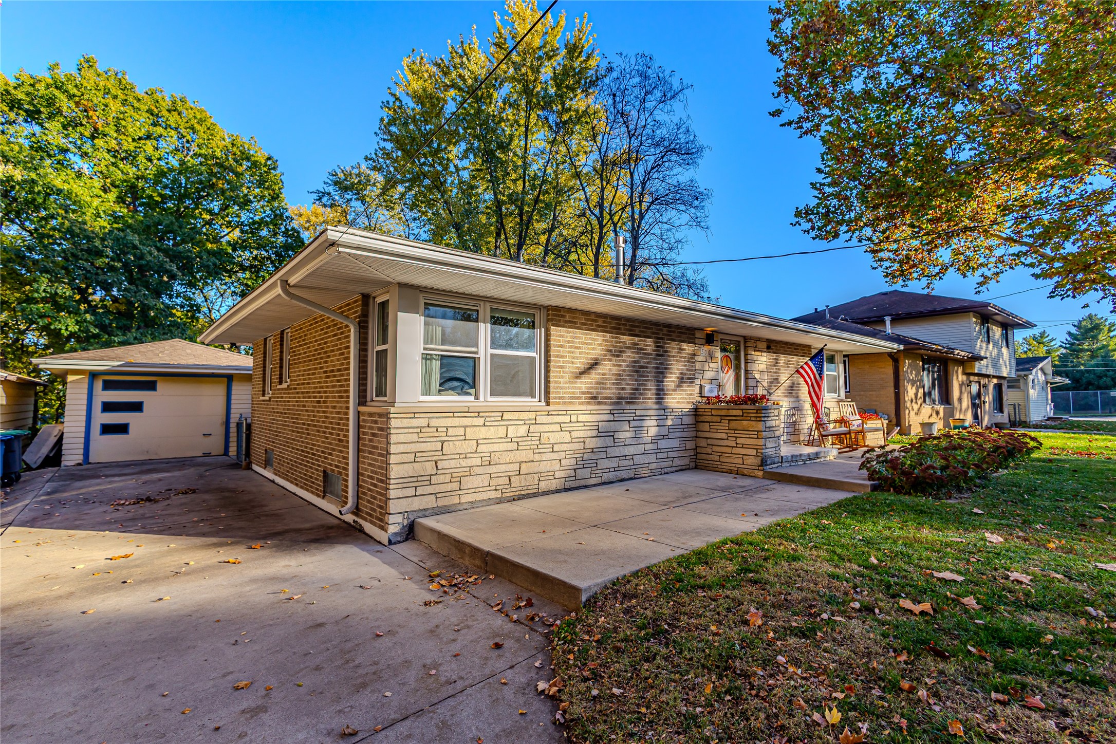 3001 Don Lee Court