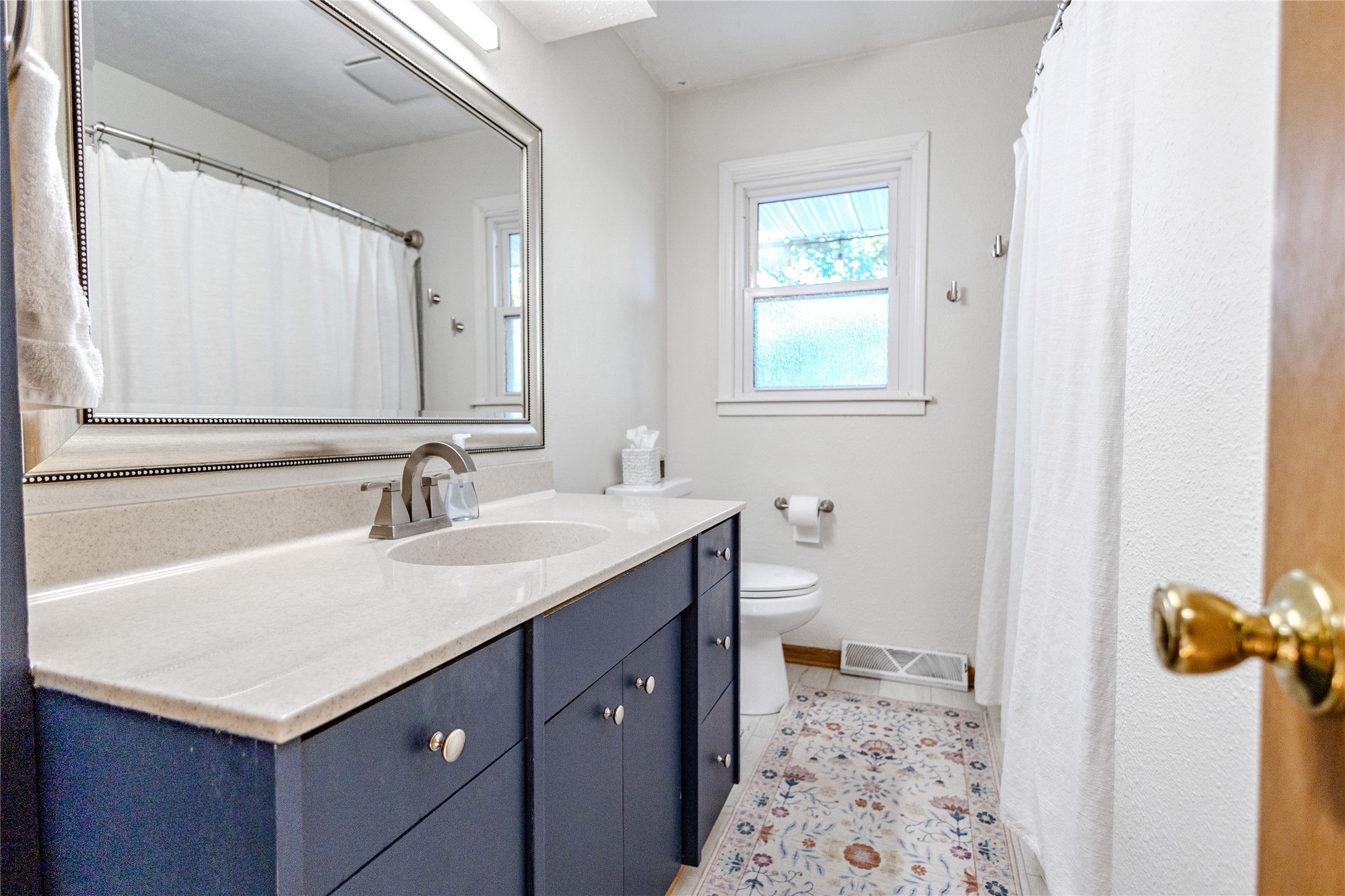 3001 Don Lee Court