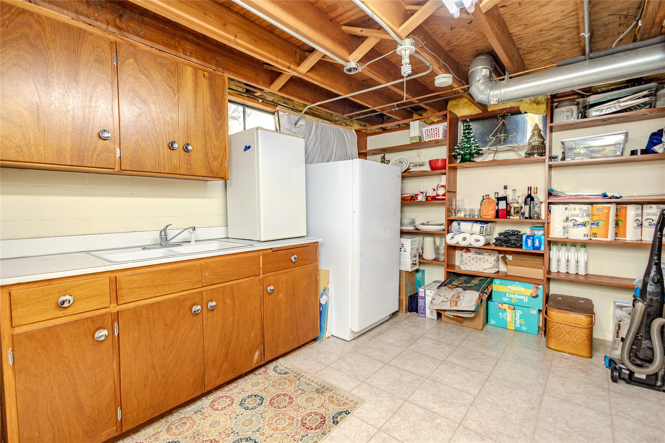 3001 Don Lee Court