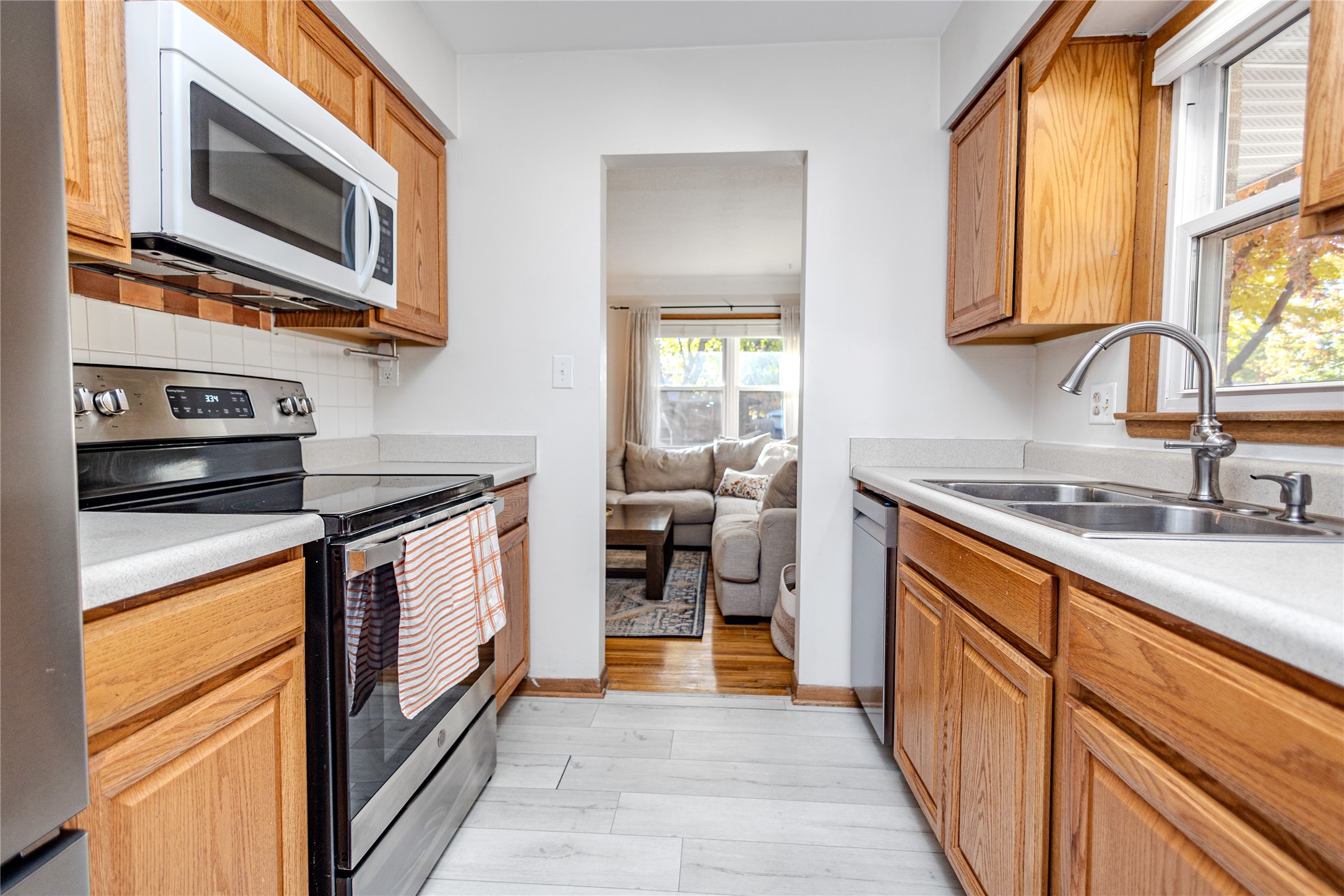 3001 Don Lee Court