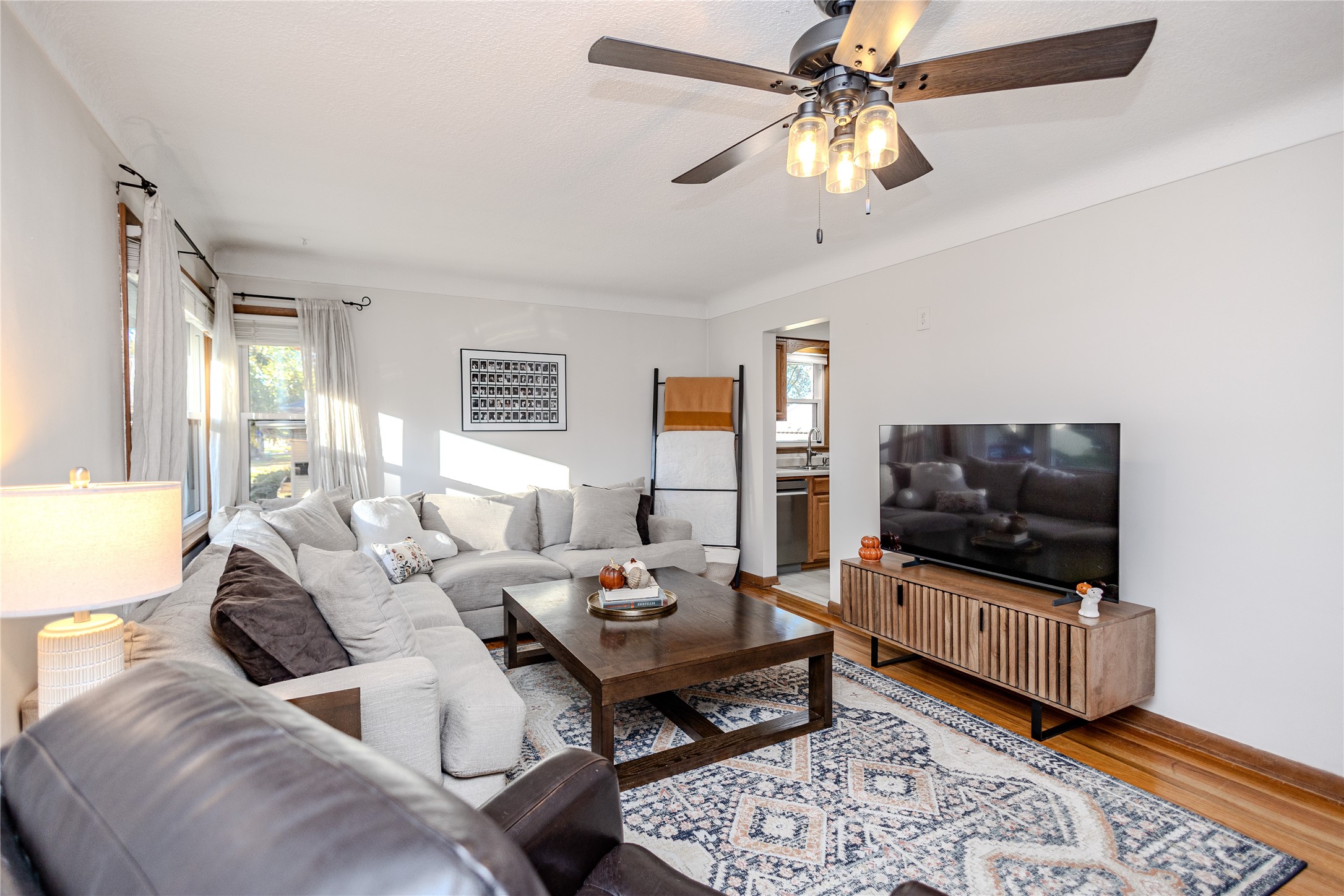 3001 Don Lee Court