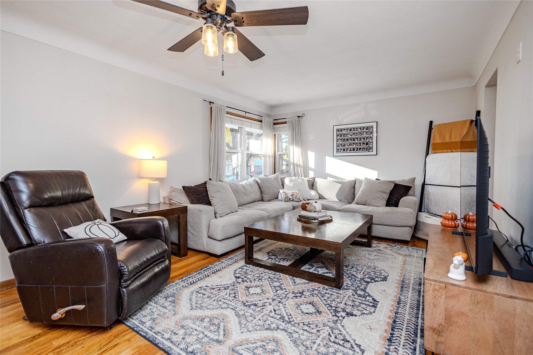 3001 Don Lee Court