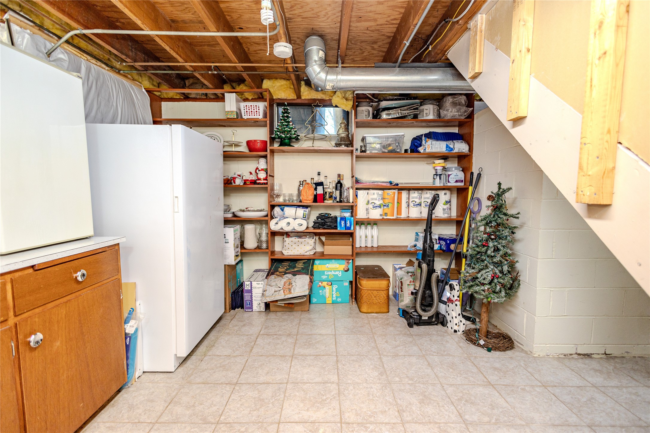 3001 Don Lee Court
