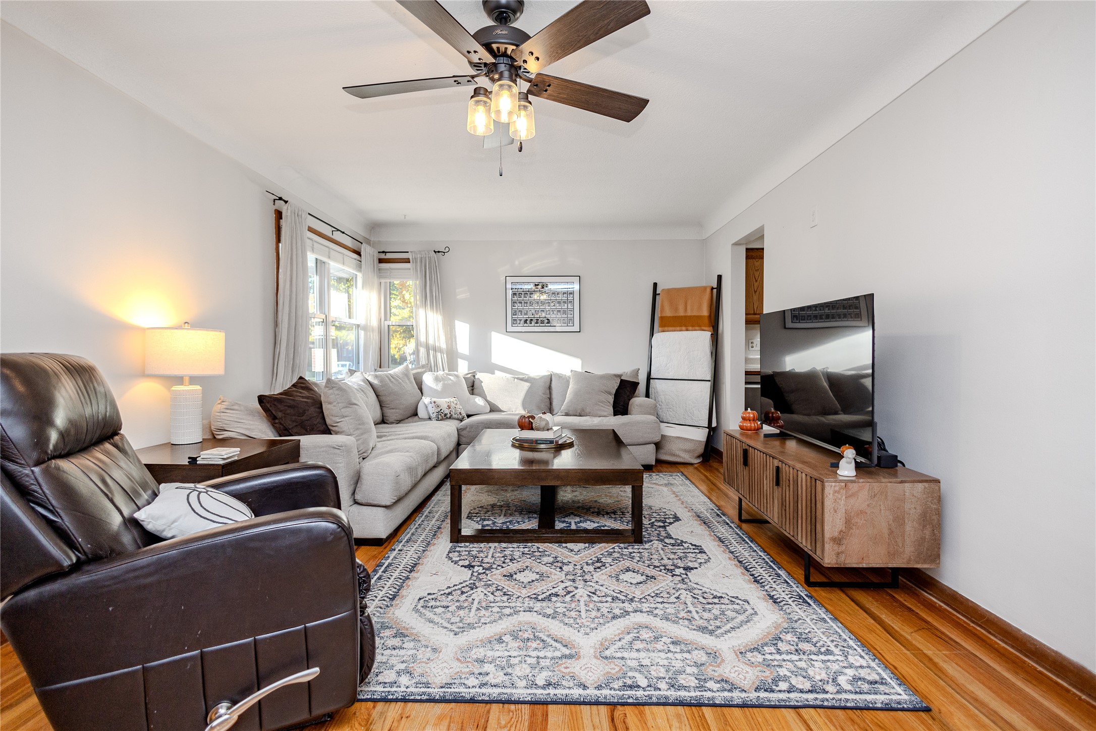 3001 Don Lee Court