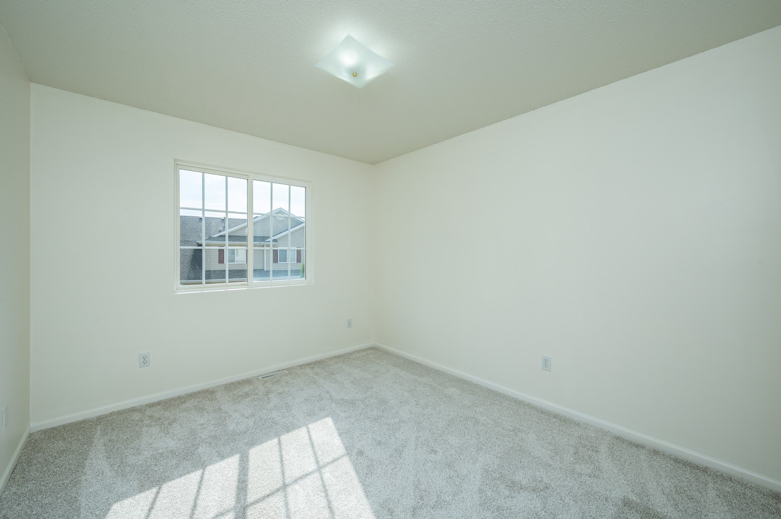 5418 Longview Court 1