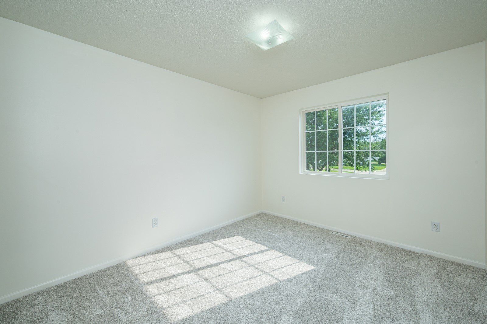 5418 Longview Court 1