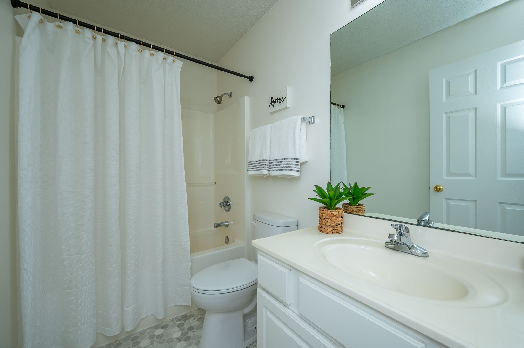 5418 Longview Court 1