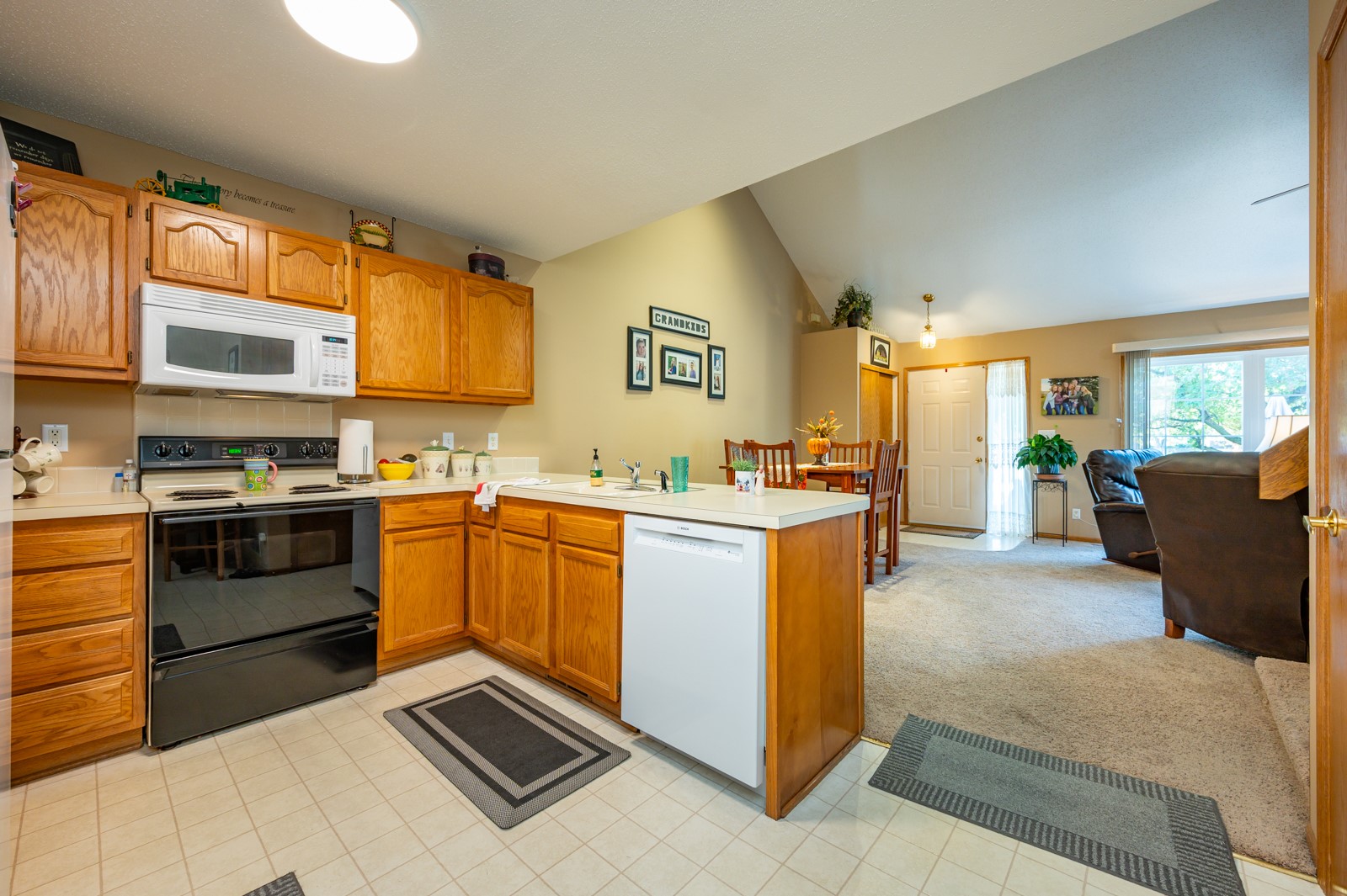 555 SE Laurel Street 22
