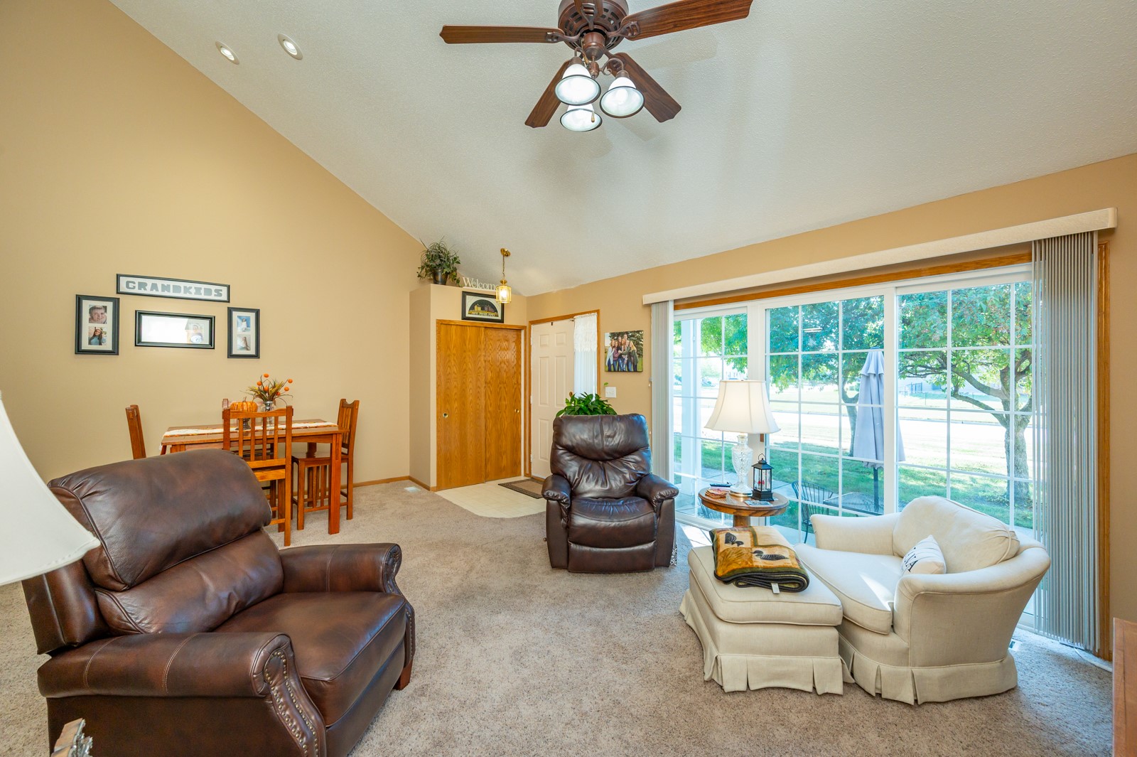 555 SE Laurel Street 22