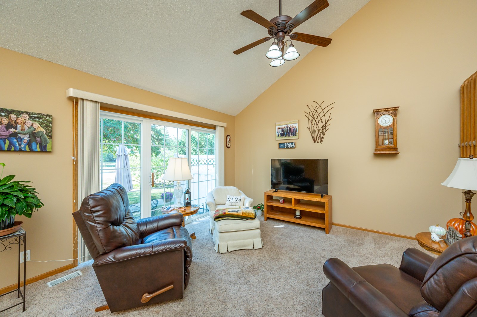 555 SE Laurel Street 22