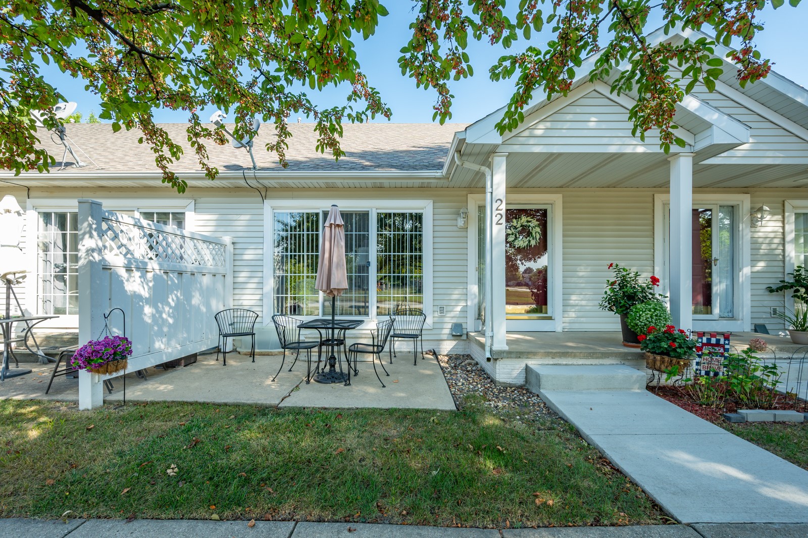 555 SE Laurel Street 22