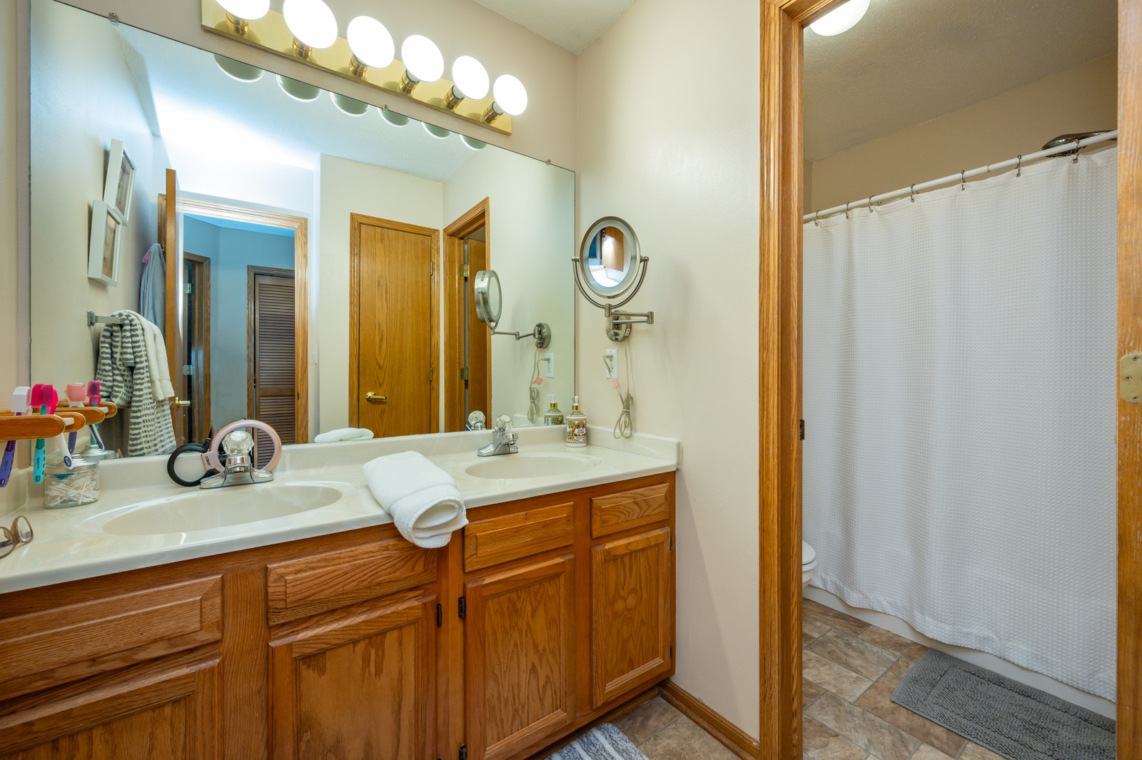 555 SE Laurel Street 22