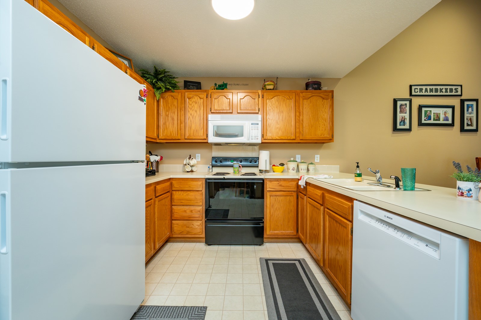 555 SE Laurel Street 22