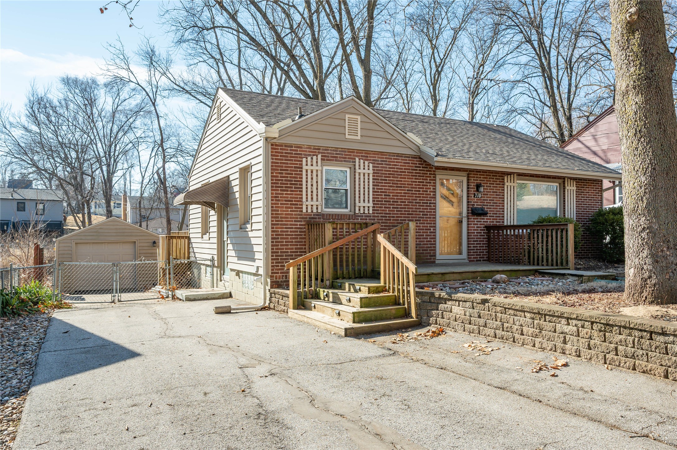 710 Creston Avenue