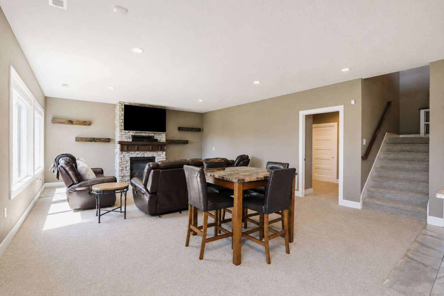 9425 Bellflower Lane