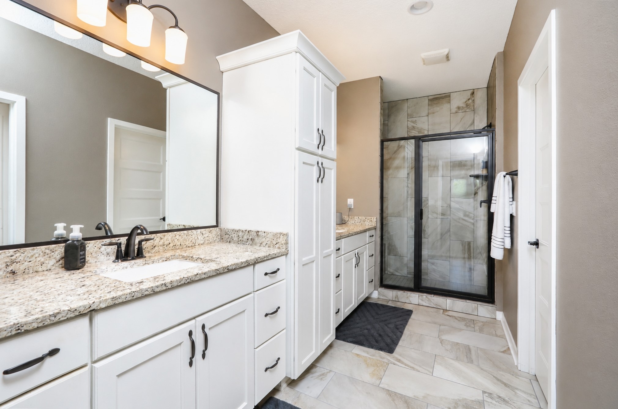 9425 Bellflower Lane