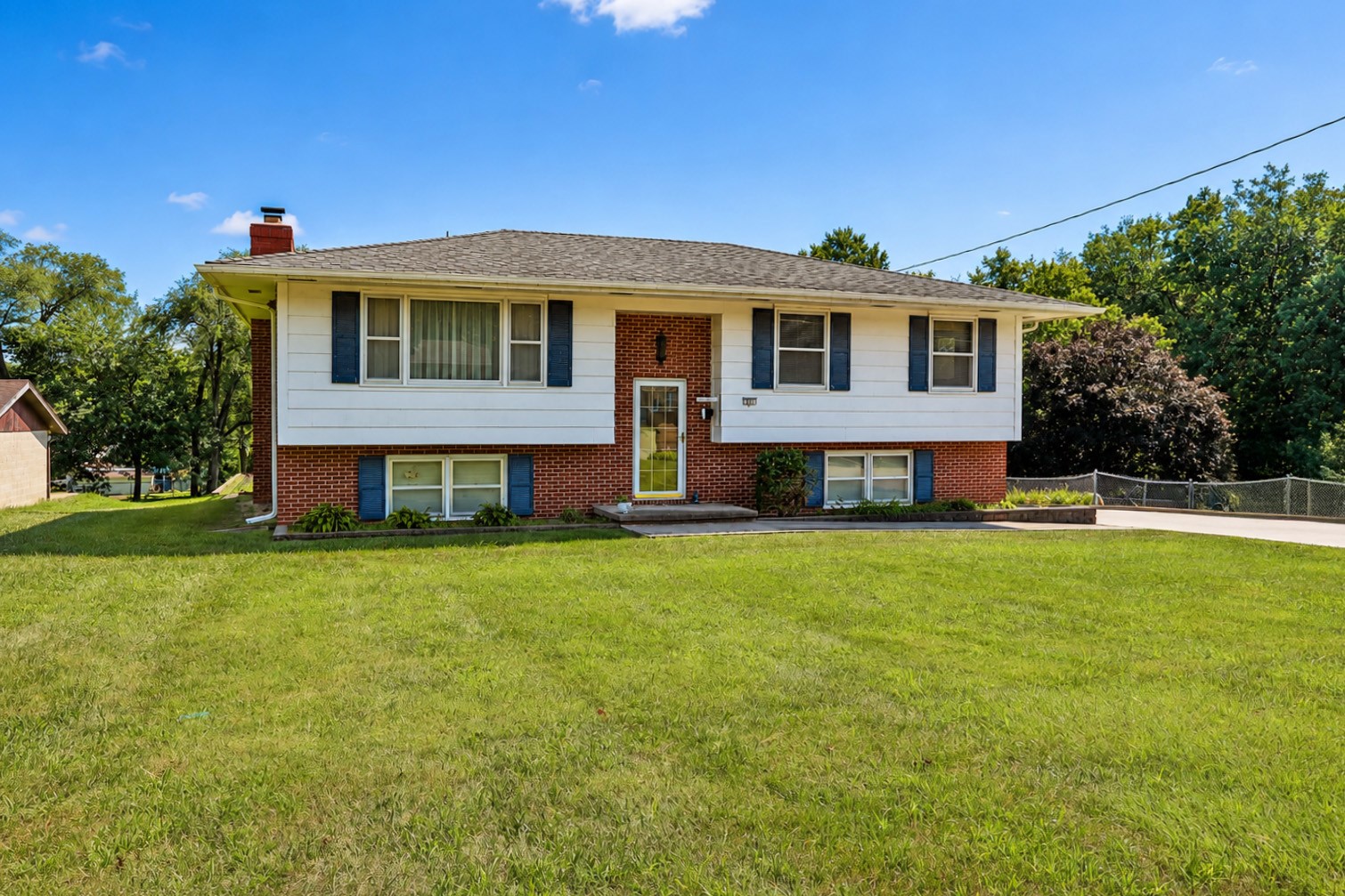 341 E Rose Avenue