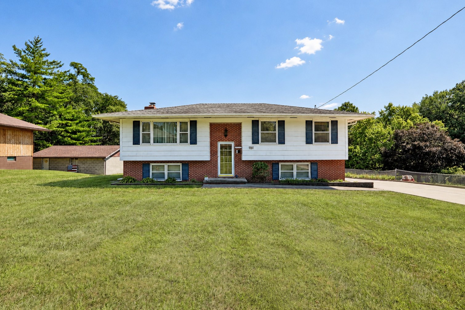 341 E Rose Avenue