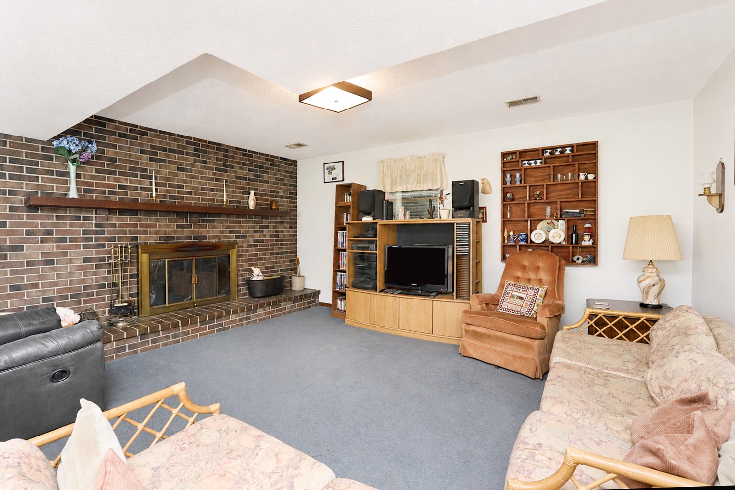 341 E Rose Avenue