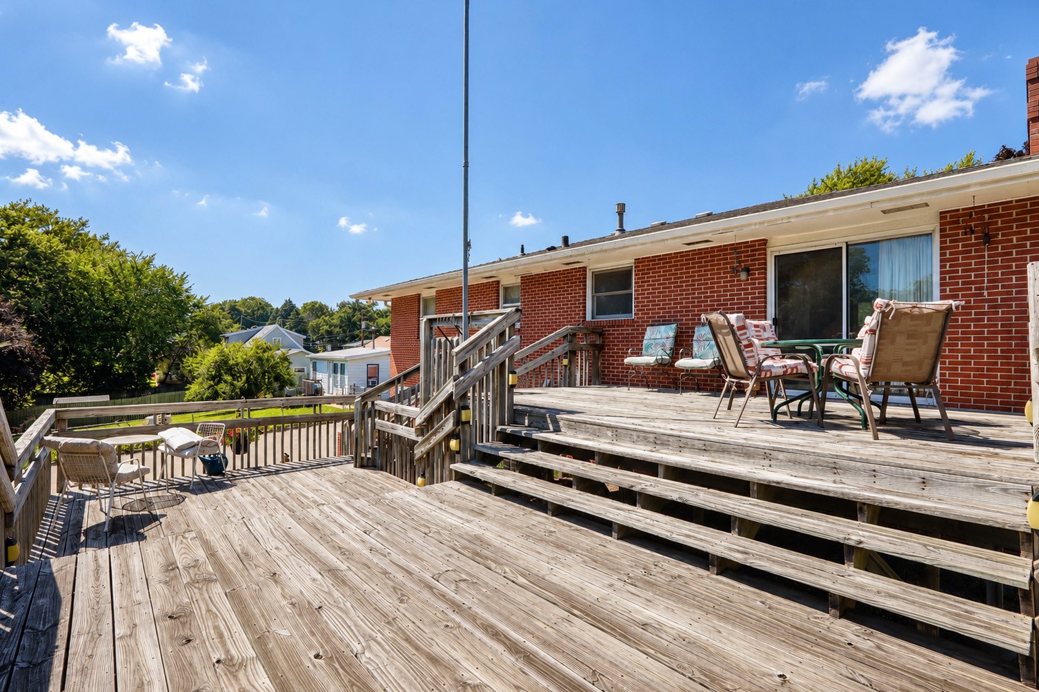 341 E Rose Avenue