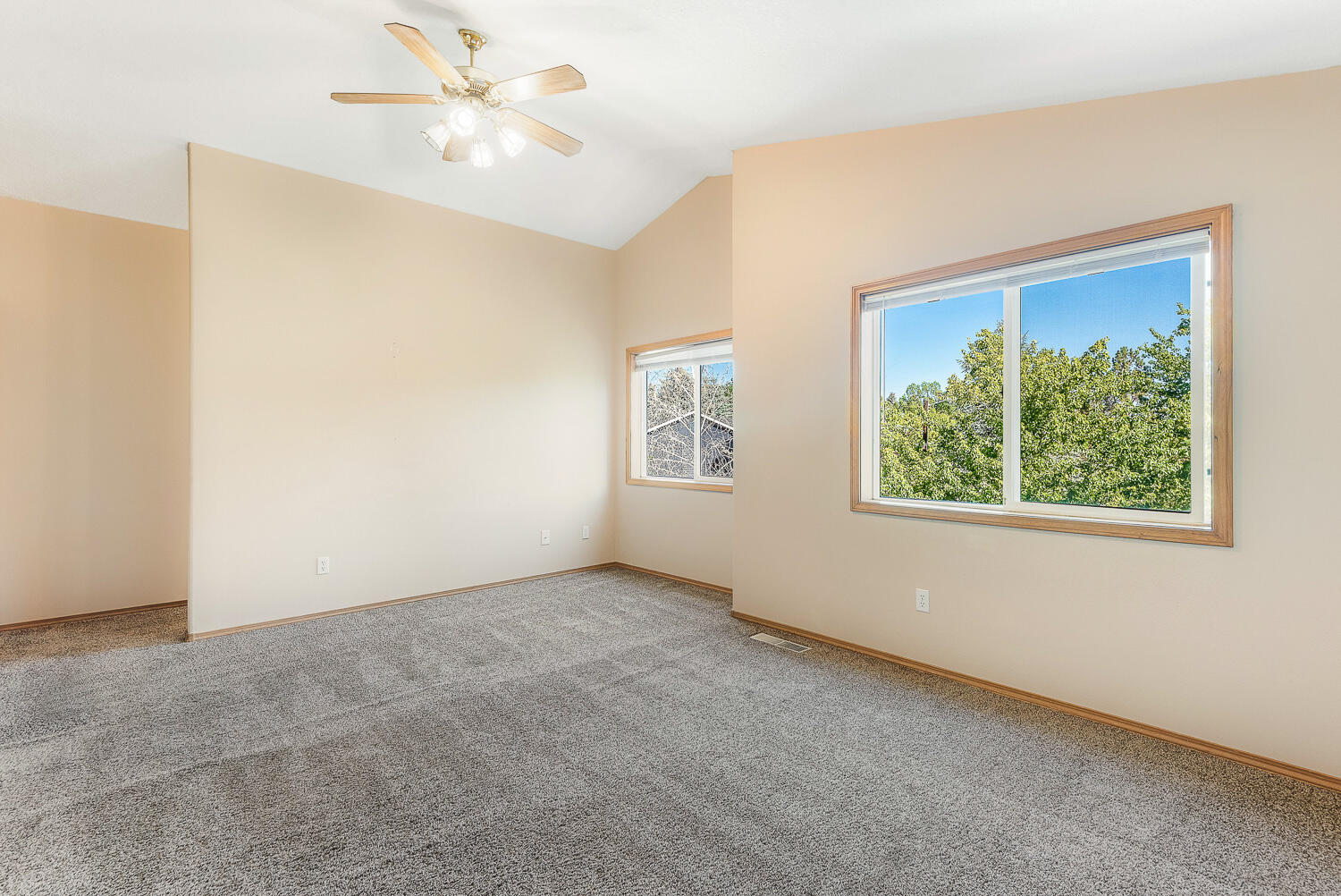 3555 SW Wickiup Avenue