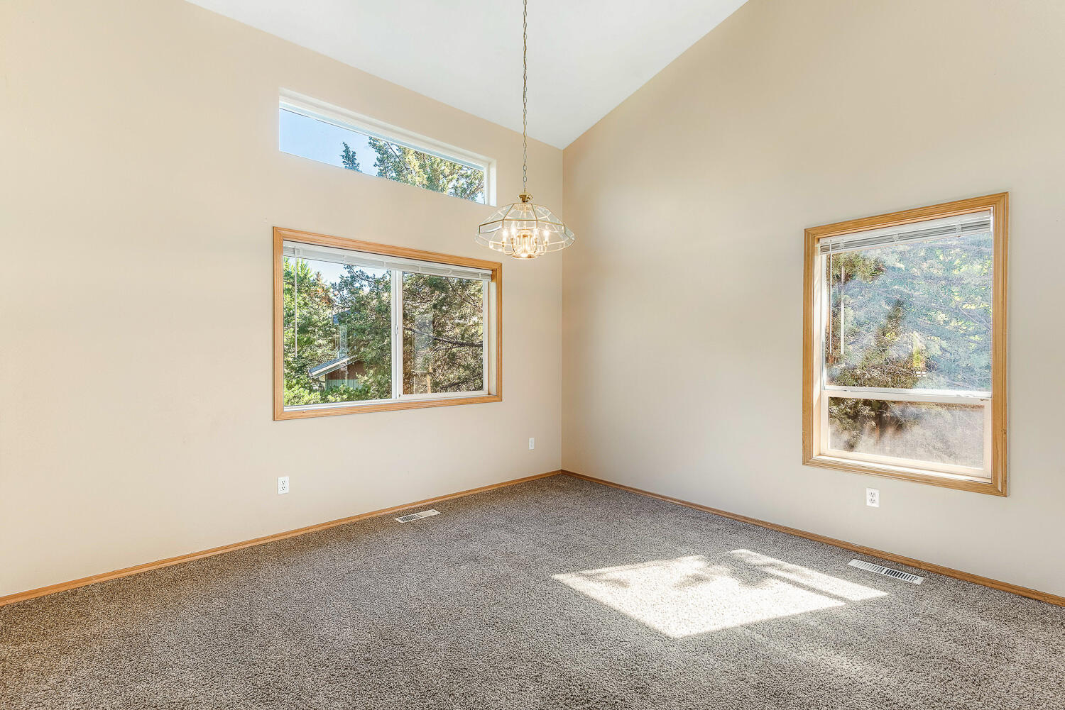 3555 SW Wickiup Avenue