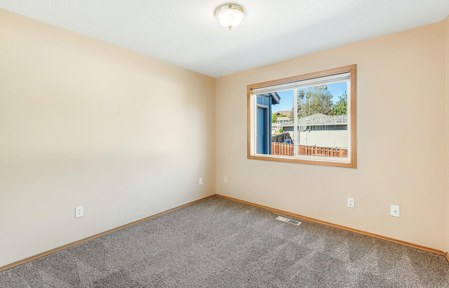 3555 SW Wickiup Avenue