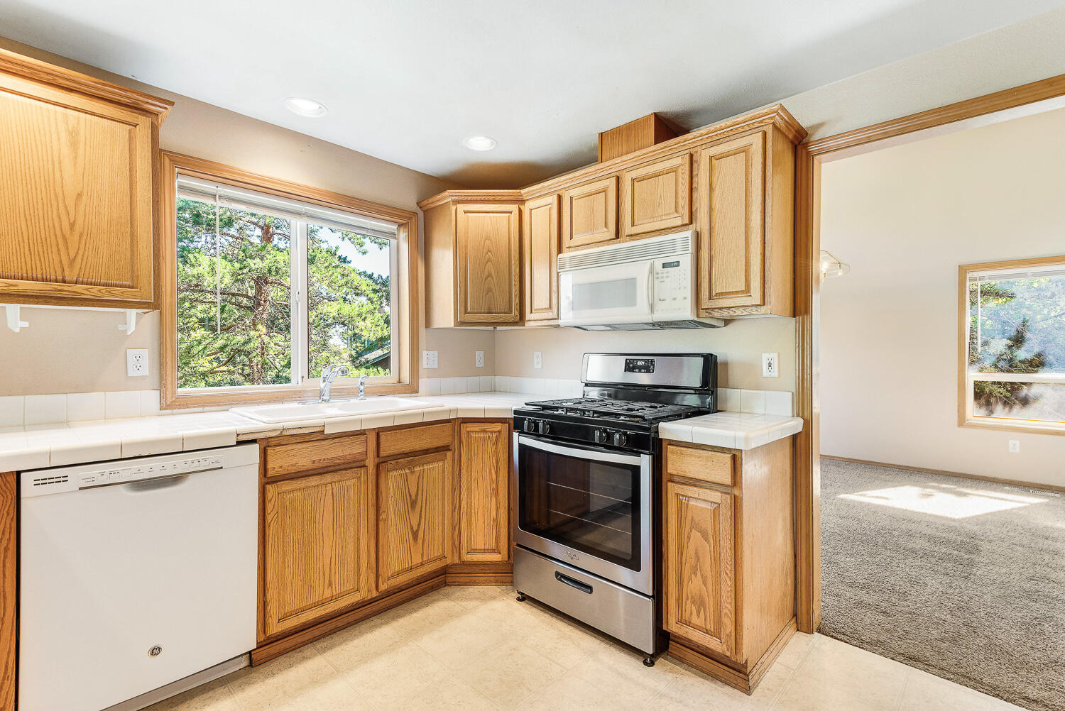 3555 SW Wickiup Avenue