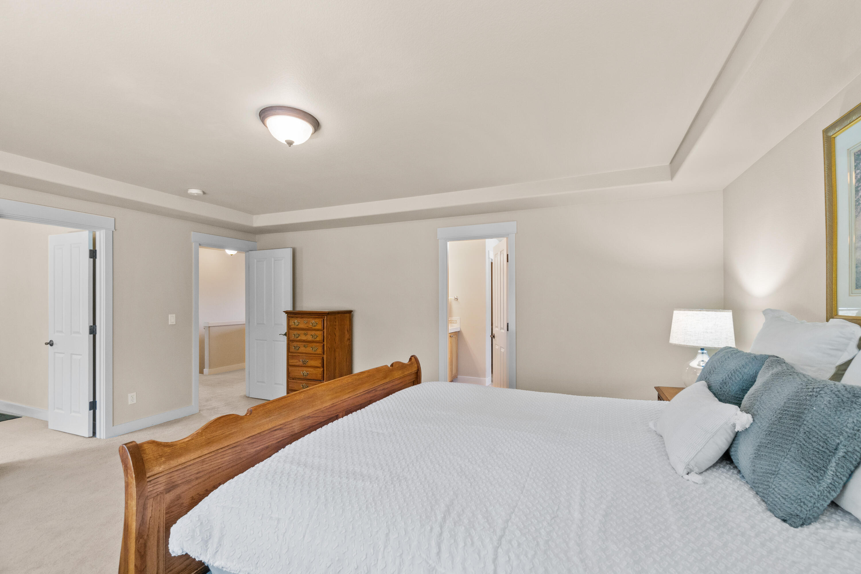 466 NW Flagline Drive