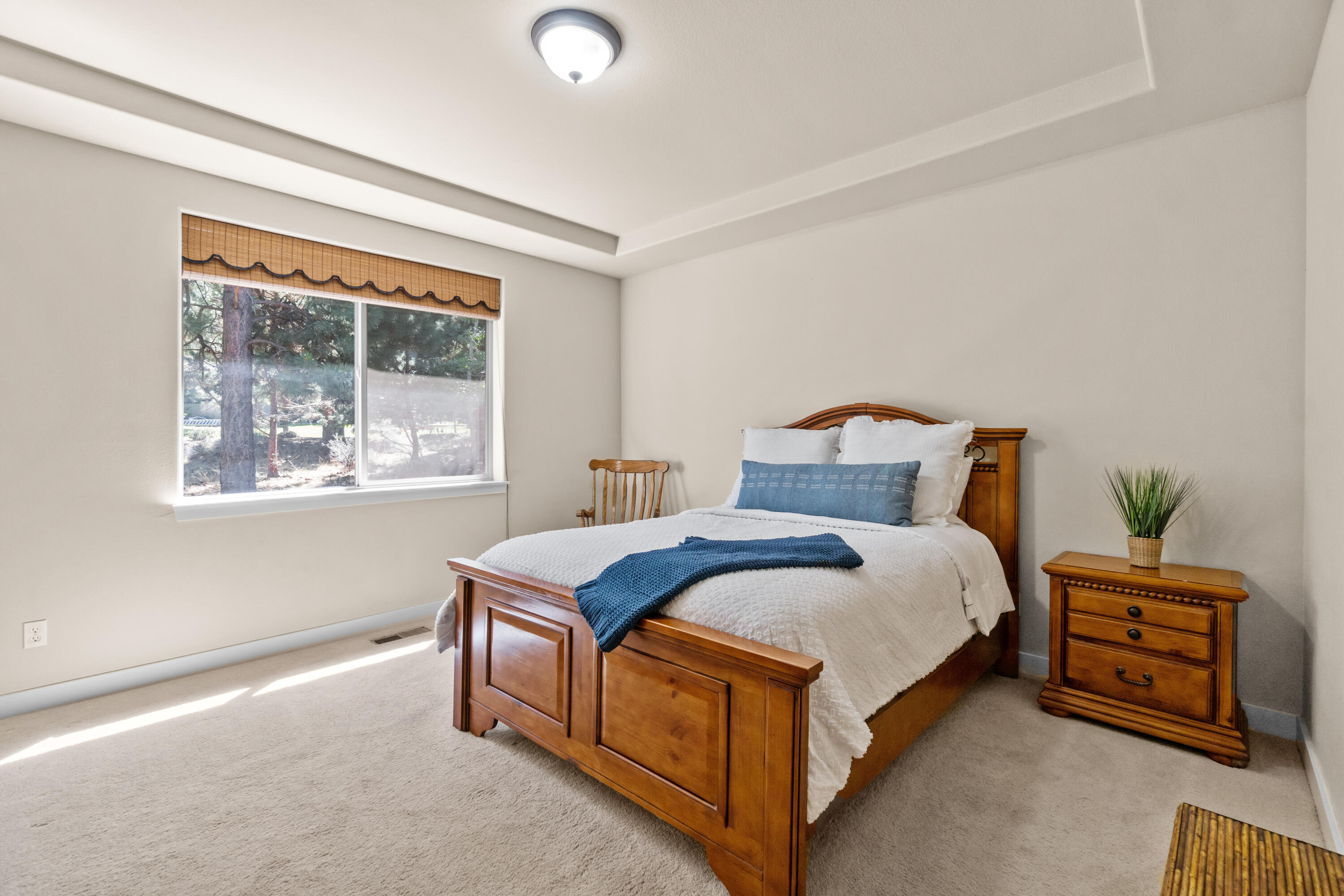 466 NW Flagline Drive